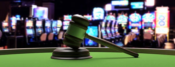 Fundación Jugadores en Terapia por Ludopatía presenta querella contra ocho casinos online en Chile
